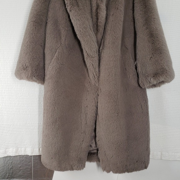 HM Fuzzy Faux Fur Long Coat Womens Large Party Gray Statement Oversized Jacket - Picture 14 of 16